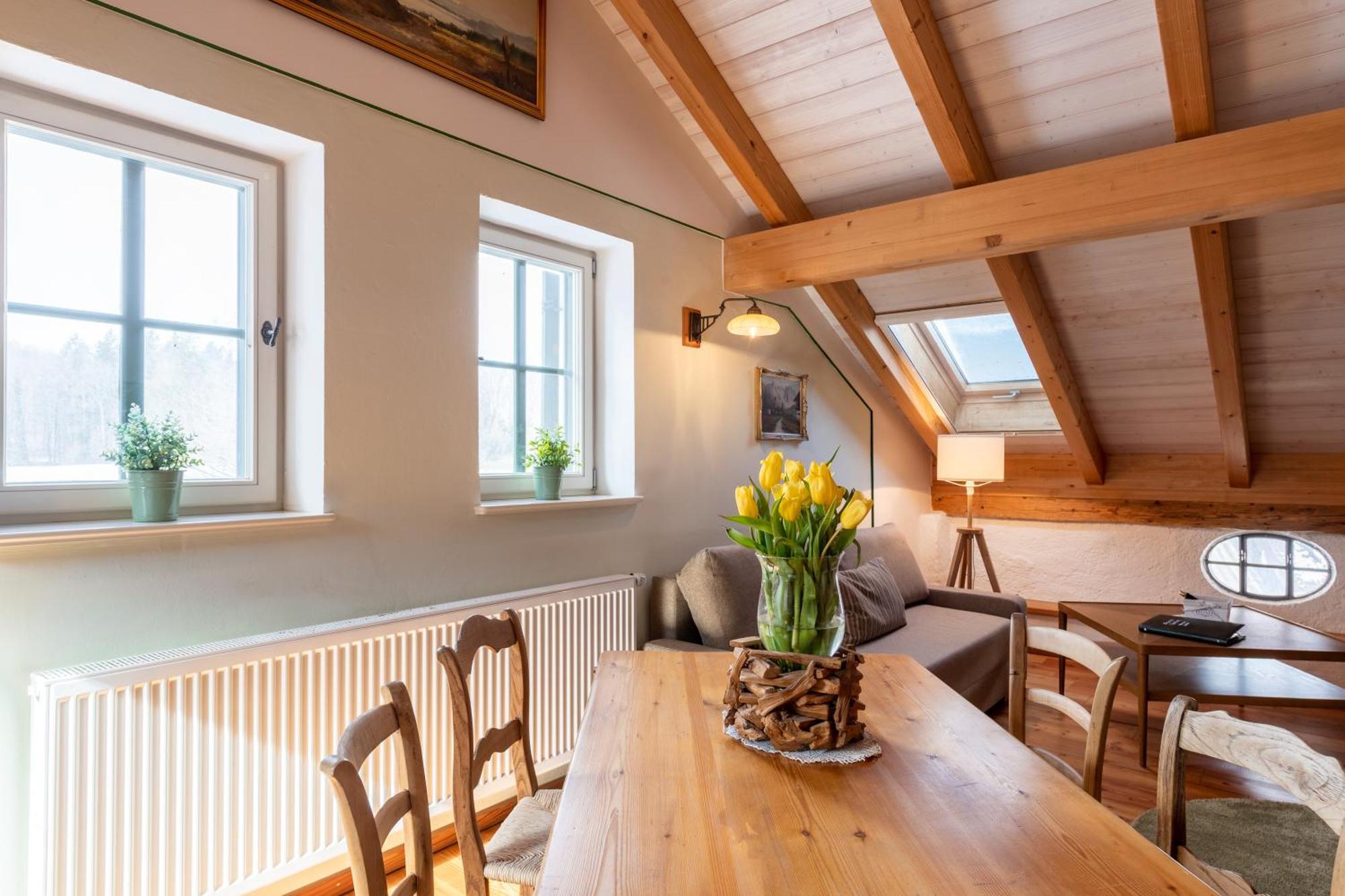 Wald Apartments Bei Schlossgaststaette Hohenberg - Seeshaupt, Suedlicher Stanberger See, Kostenfrei Parken, Ladestation Fuer Auto Und Fahrad, Wlan, Natur Pur Экстерьер фото