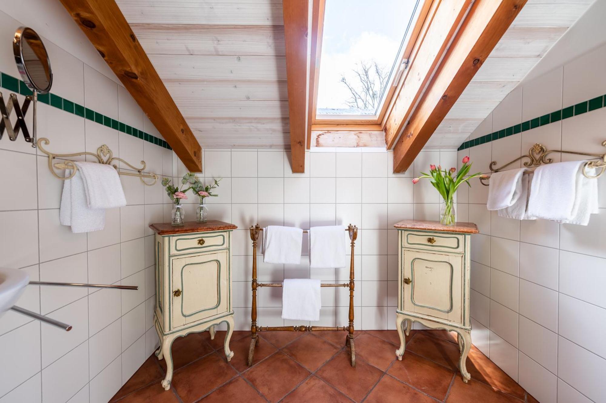 Wald Apartments Bei Schlossgaststaette Hohenberg - Seeshaupt, Suedlicher Stanberger See, Kostenfrei Parken, Ladestation Fuer Auto Und Fahrad, Wlan, Natur Pur Экстерьер фото