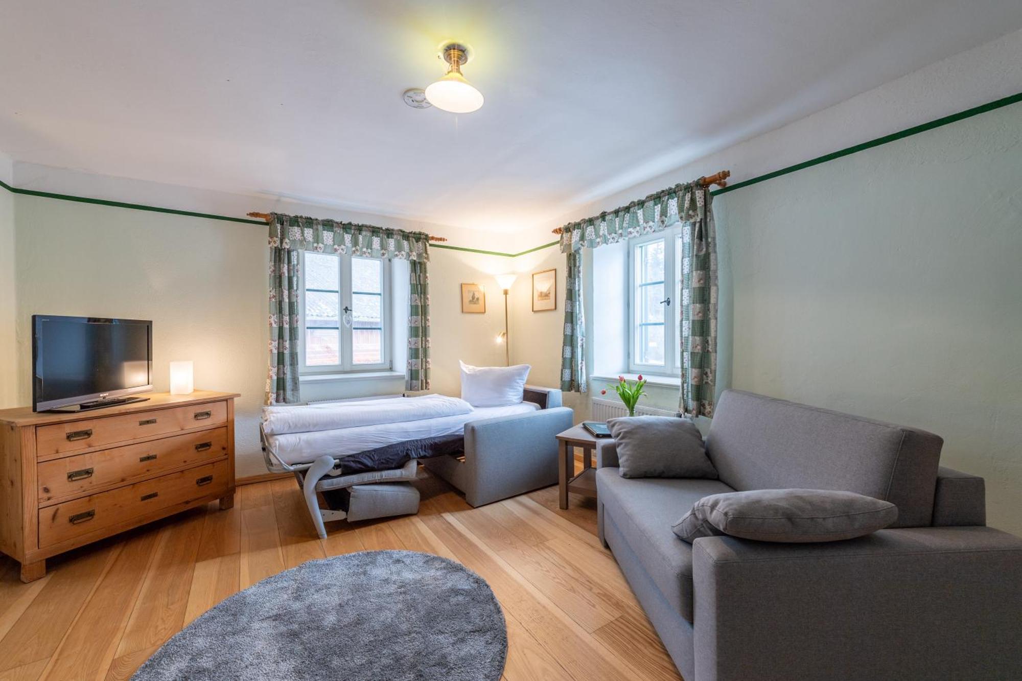 Wald Apartments Bei Schlossgaststaette Hohenberg - Seeshaupt, Suedlicher Stanberger See, Kostenfrei Parken, Ladestation Fuer Auto Und Fahrad, Wlan, Natur Pur Экстерьер фото