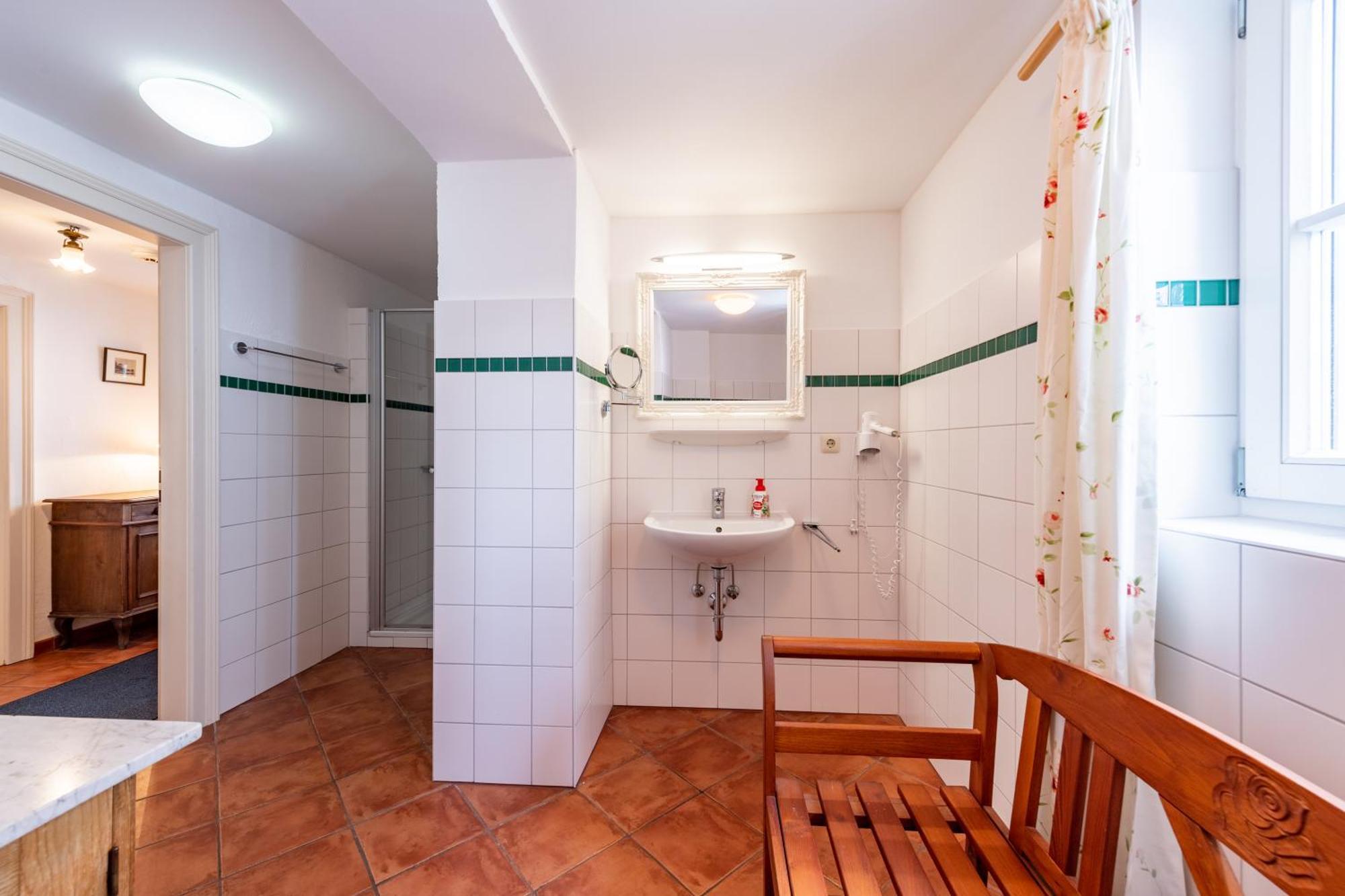 Wald Apartments Bei Schlossgaststaette Hohenberg - Seeshaupt, Suedlicher Stanberger See, Kostenfrei Parken, Ladestation Fuer Auto Und Fahrad, Wlan, Natur Pur Экстерьер фото